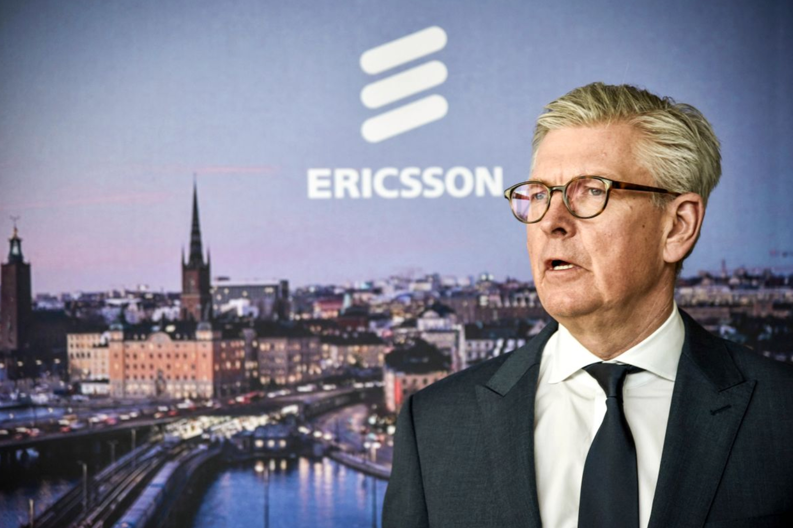 Ericssons framtid: Telekomjättens strategiska vägval och tillväxtpotential